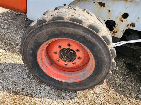 bobcat 773 tire size